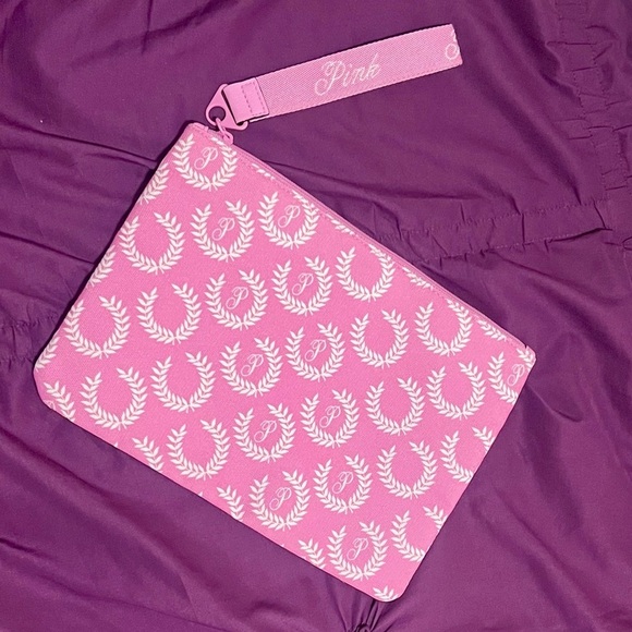 PINK Victoria's Secret Cosmetic Bag NWOT - Picture 2 of 6